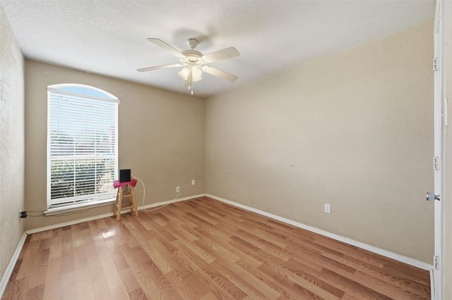 1308 Meadow Glen, Lancaster, TX 75146