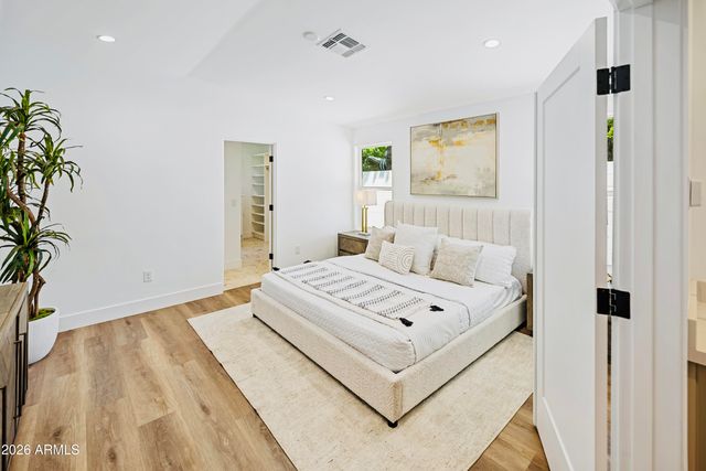 6830 N 10TH Place, Phoenix, AZ 85014