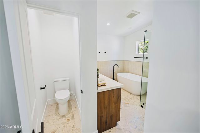 6830 N 10TH Place, Phoenix, AZ 85014