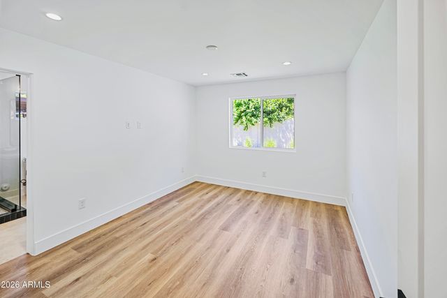 6830 N 10TH Place, Phoenix, AZ 85014