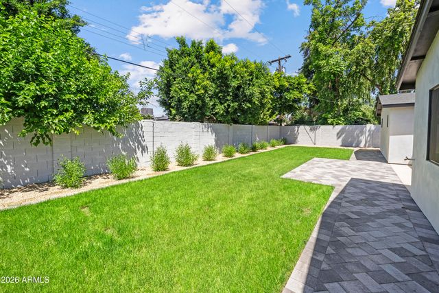 6830 N 10TH Place, Phoenix, AZ 85014