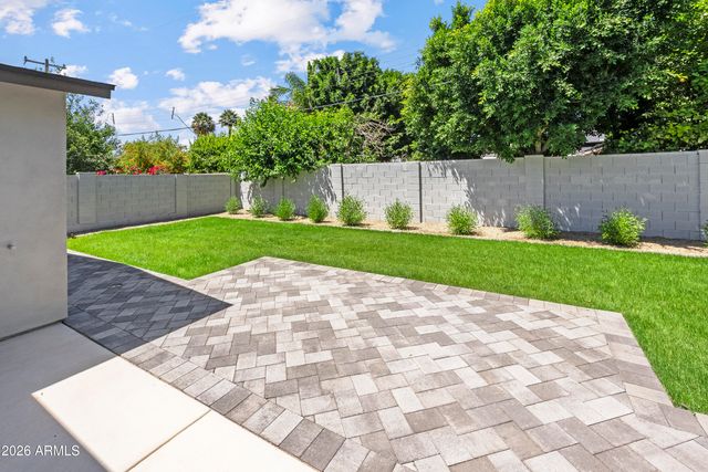 6830 N 10TH Place, Phoenix, AZ 85014