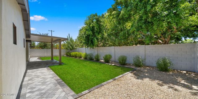 6830 N 10TH Place, Phoenix, AZ 85014