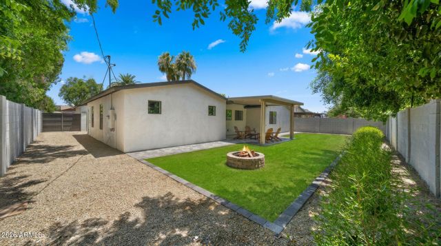 6830 N 10TH Place, Phoenix, AZ 85014