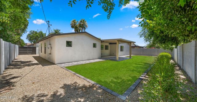 6830 N 10TH Place, Phoenix, AZ 85014