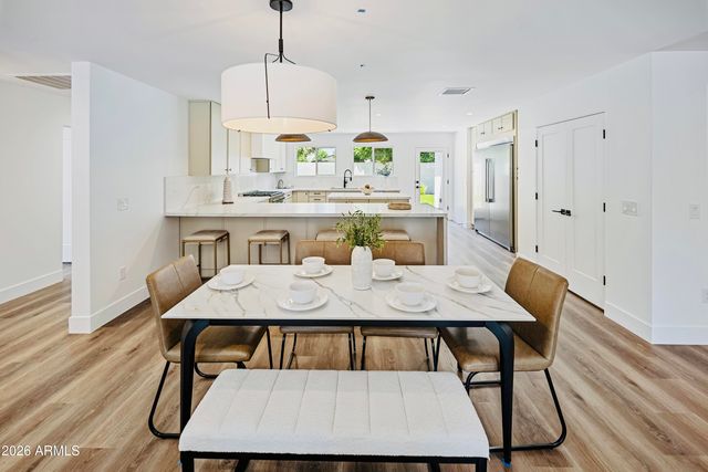 6830 N 10TH Place, Phoenix, AZ 85014