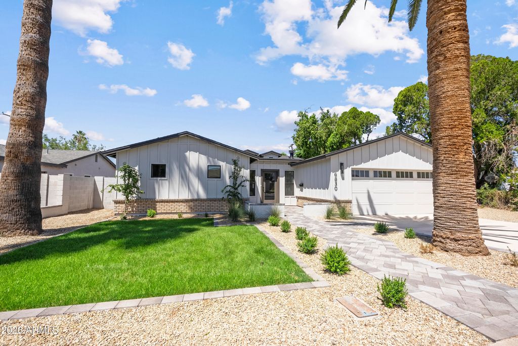 6830 N 10TH Place, Phoenix, AZ 85014