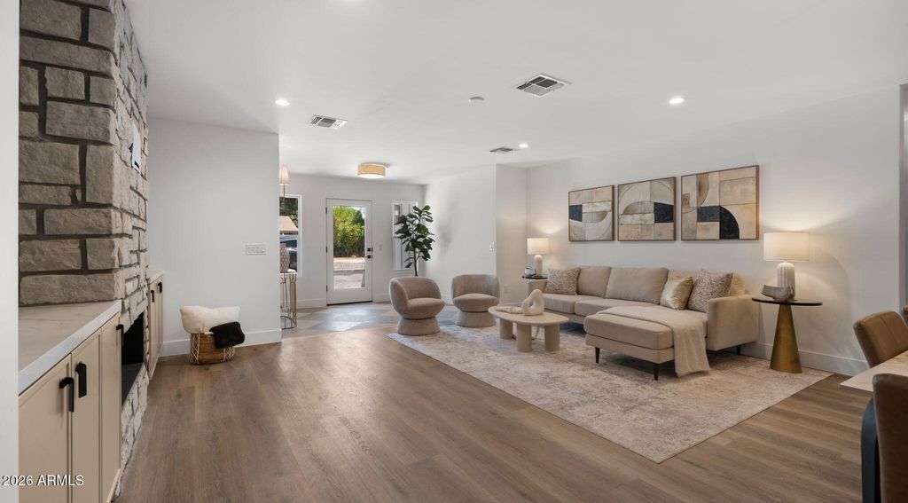 6830 N 10TH Place, Phoenix, AZ 85014 — photo 5