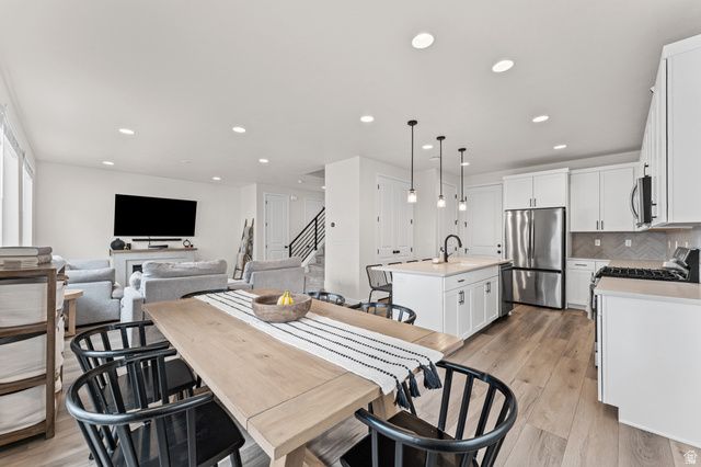 6632 S GLADE CREEK DR, West Jordan, UT 84081