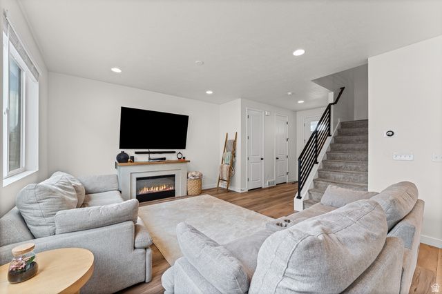 6632 S GLADE CREEK DR, West Jordan, UT 84081