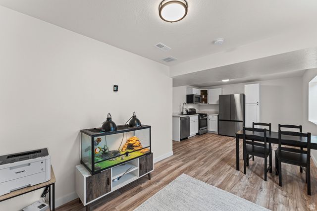 6632 S GLADE CREEK DR, West Jordan, UT 84081