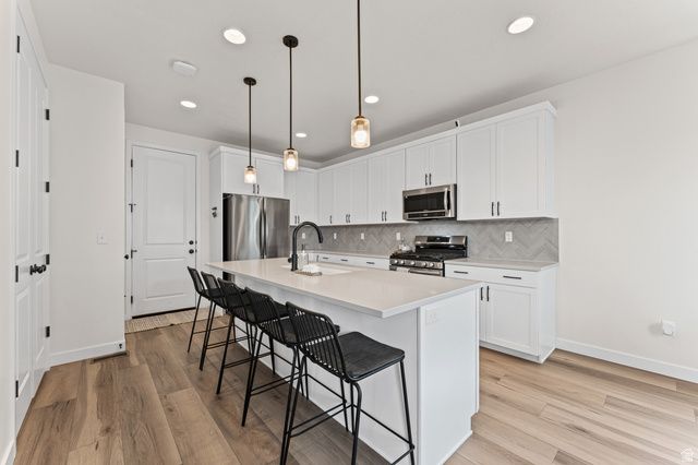 6632 S GLADE CREEK DR, West Jordan, UT 84081