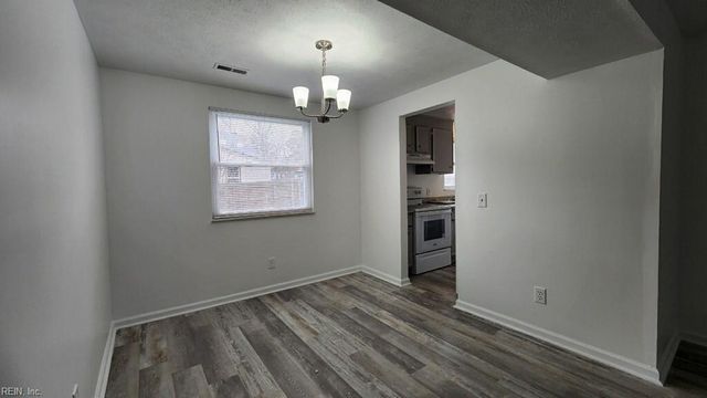 259 Windsor Castle DR, Newport News, VA 23608