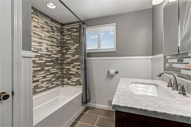 719 Baldwin Drive, Baldwin Boro, PA 15227