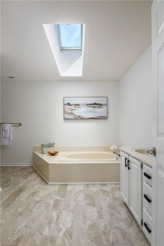 466 Windsor Park Road, Kernersville, NC 27284