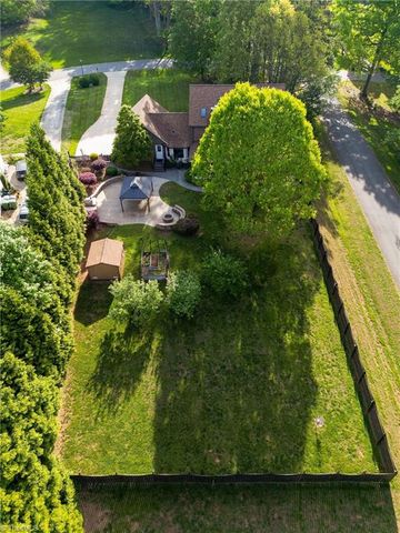 466 Windsor Park Road, Kernersville, NC 27284
