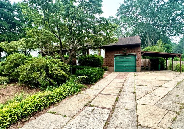 28 Euclid Avenue, Dix Hills, NY 11746
