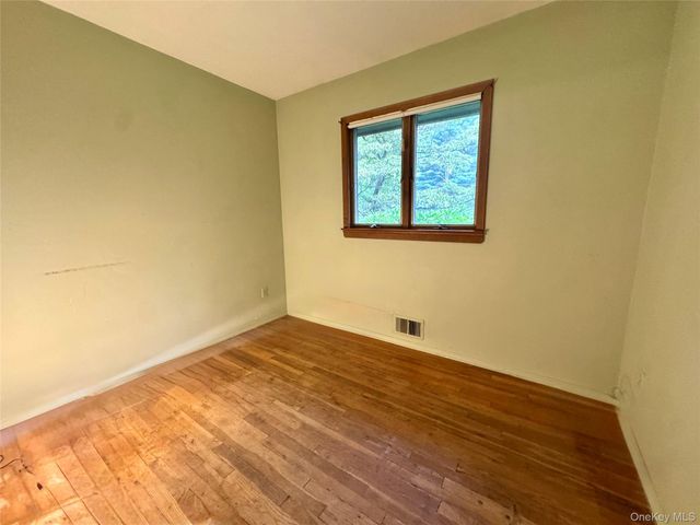28 Euclid Avenue, Dix Hills, NY 11746