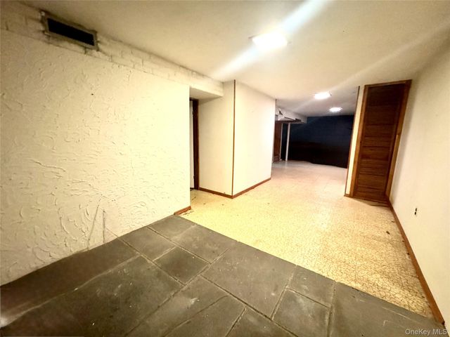 28 Euclid Avenue, Dix Hills, NY 11746
