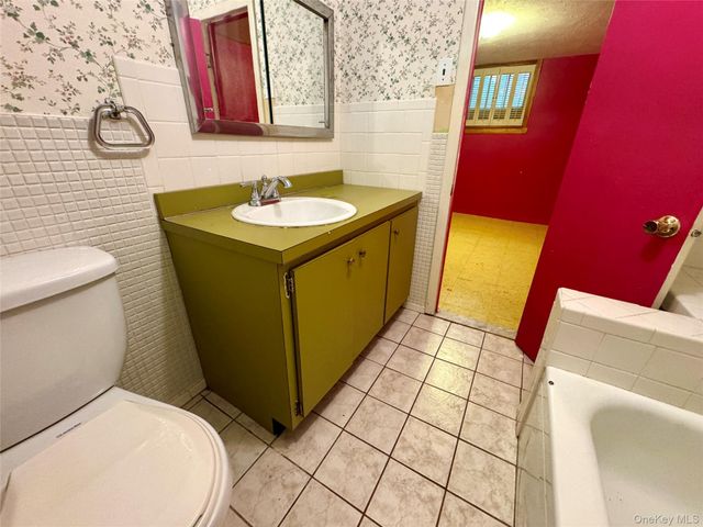 28 Euclid Avenue, Dix Hills, NY 11746