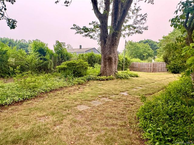 28 Euclid Avenue, Dix Hills, NY 11746