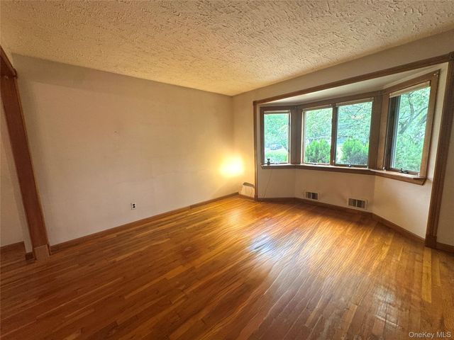 28 Euclid Avenue, Dix Hills, NY 11746