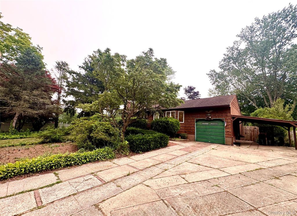 28 Euclid Avenue, Dix Hills, NY 11746