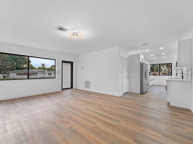 14545 Garden Dr, Miami, FL 33168