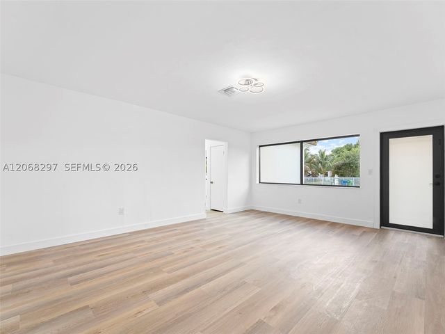 14545 Garden Dr, Miami, FL 33168