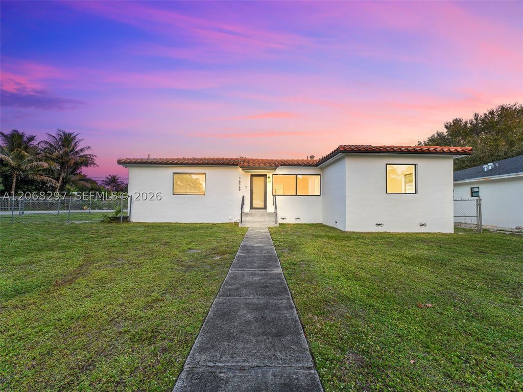 14545 Garden Dr, Miami, FL 33168