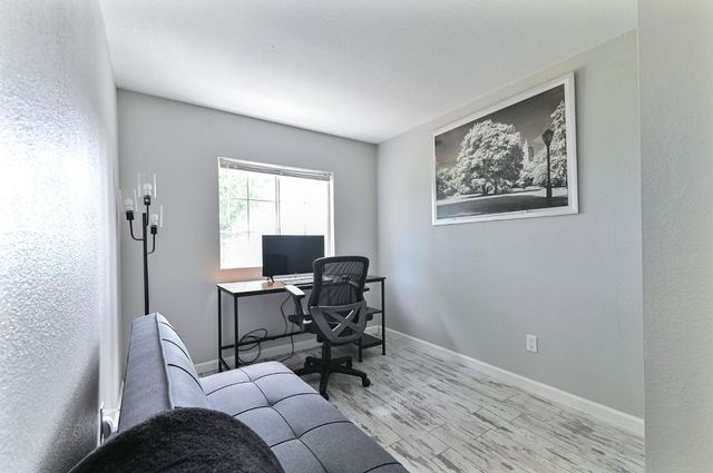 5695 Old Emigrant Trl, Mountain Ranch, CA 95246