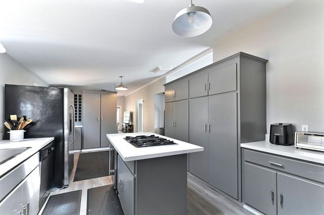 5695 Old Emigrant Trl, Mountain Ranch, CA 95246