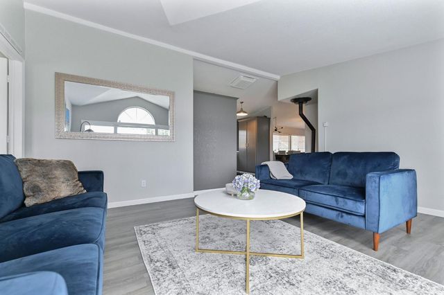 5695 Old Emigrant Trl, Mountain Ranch, CA 95246