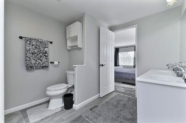 5695 Old Emigrant Trl, Mountain Ranch, CA 95246