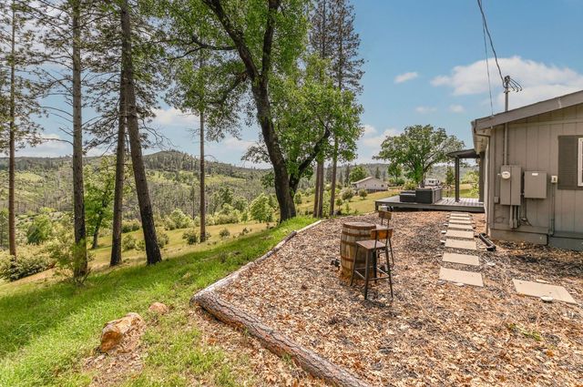 5695 Old Emigrant Trl, Mountain Ranch, CA 95246