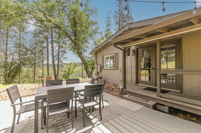 5695 Old Emigrant Trl, Mountain Ranch, CA 95246
