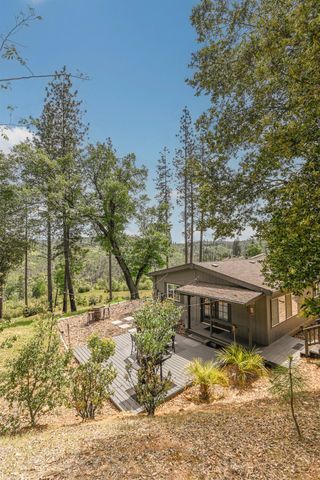 5695 Old Emigrant Trl, Mountain Ranch, CA 95246