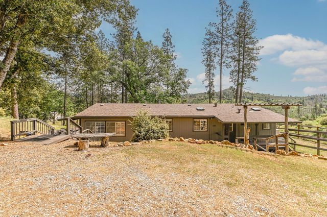5695 Old Emigrant Trl, Mountain Ranch, CA 95246