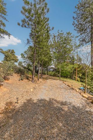 5695 Old Emigrant Trl, Mountain Ranch, CA 95246
