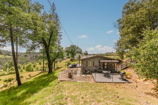 5695 Old Emigrant Trl, Mountain Ranch, CA 95246