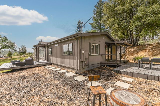 5695 Old Emigrant Trl, Mountain Ranch, CA 95246
