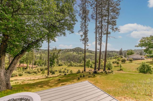 5695 Old Emigrant Trl, Mountain Ranch, CA 95246