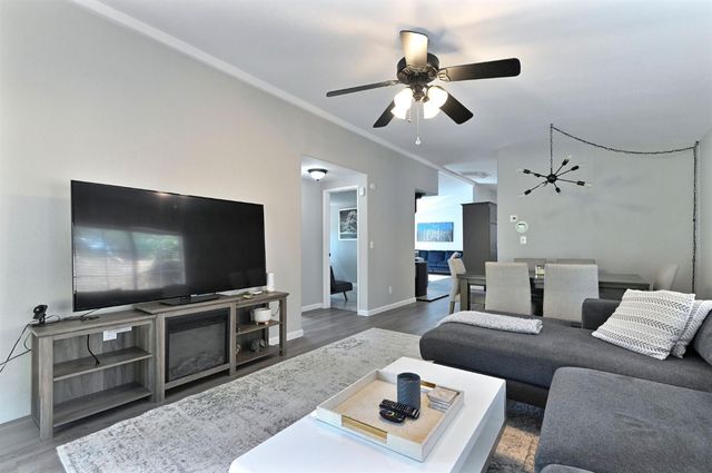 5695 Old Emigrant Trl, Mountain Ranch, CA 95246