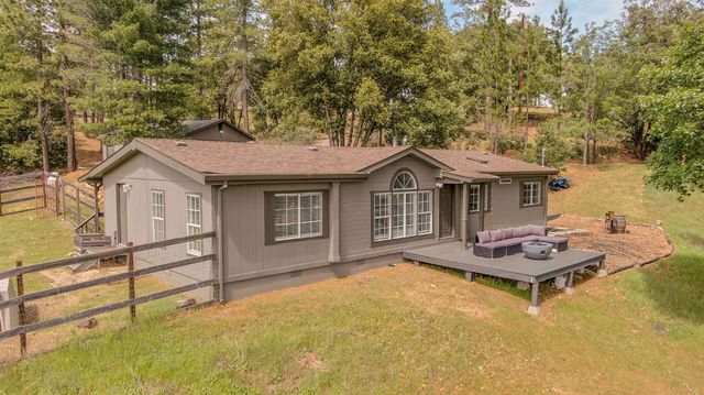 5695 Old Emigrant Trl, Mountain Ranch, CA 95246