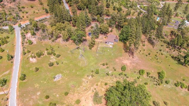 5695 Old Emigrant Trl, Mountain Ranch, CA 95246
