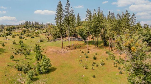 5695 Old Emigrant Trl, Mountain Ranch, CA 95246
