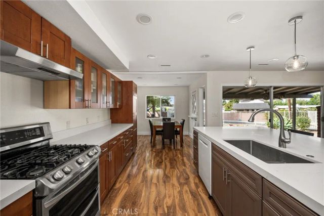 1532 Rainbow Dr., North Tustin, CA 92705