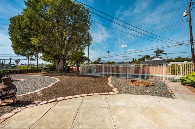 1532 Rainbow Dr., North Tustin, CA 92705