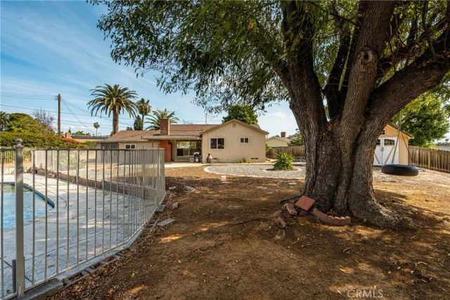 1532 Rainbow Dr., North Tustin, CA 92705