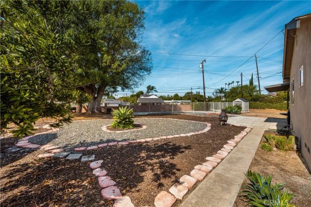 1532 Rainbow Dr., North Tustin, CA 92705